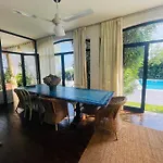 Con Vista E Piscina Villa Moniga del Garda